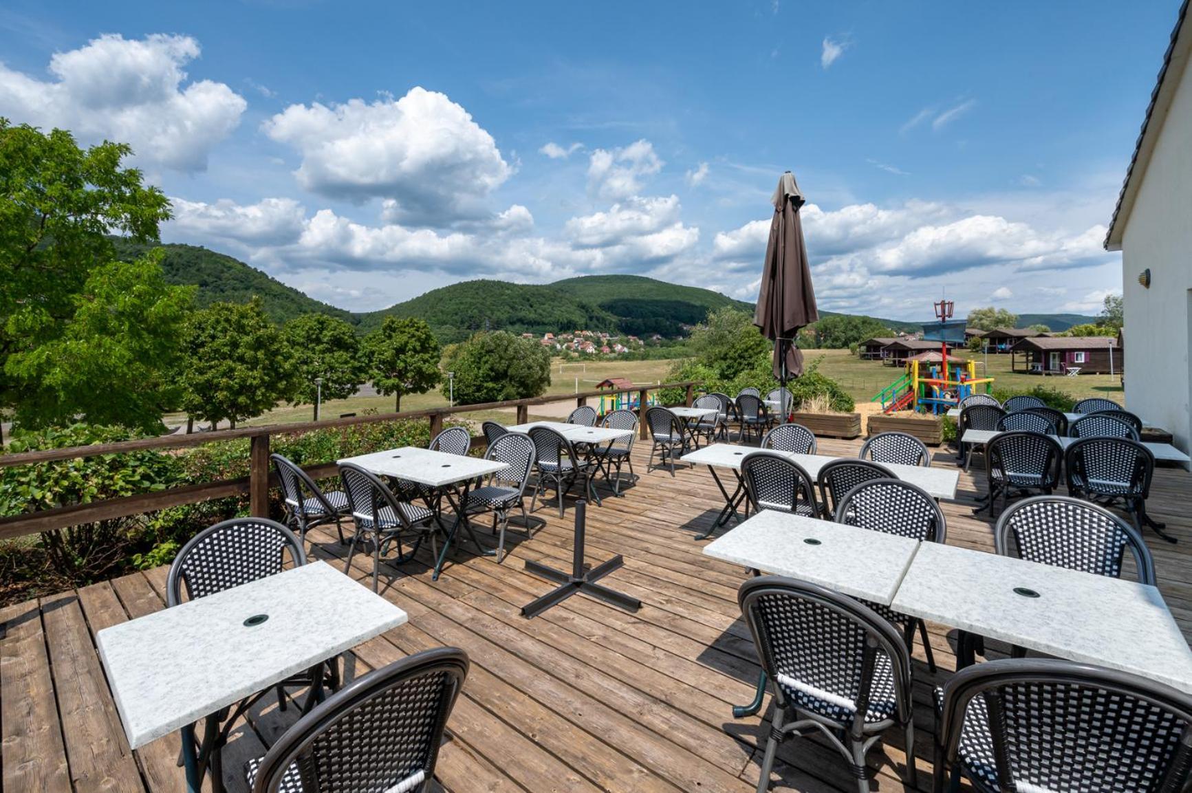 Camping Les Vosges Du Nord Oberbronn Eksteriør billede